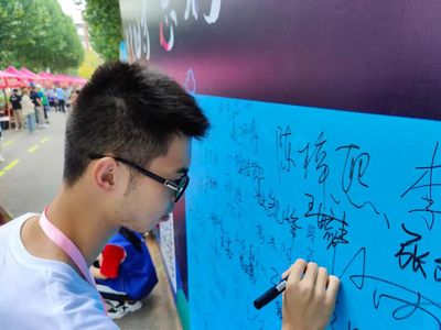 信息學院圓滿舉辦2021級本科新生迎新工作，科技信息咨詢服務成亮點