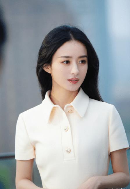 趙麗穎離婚后狀態(tài)回春，運(yùn)動(dòng)裝淡妝拍廣告被贊“重返18歲”